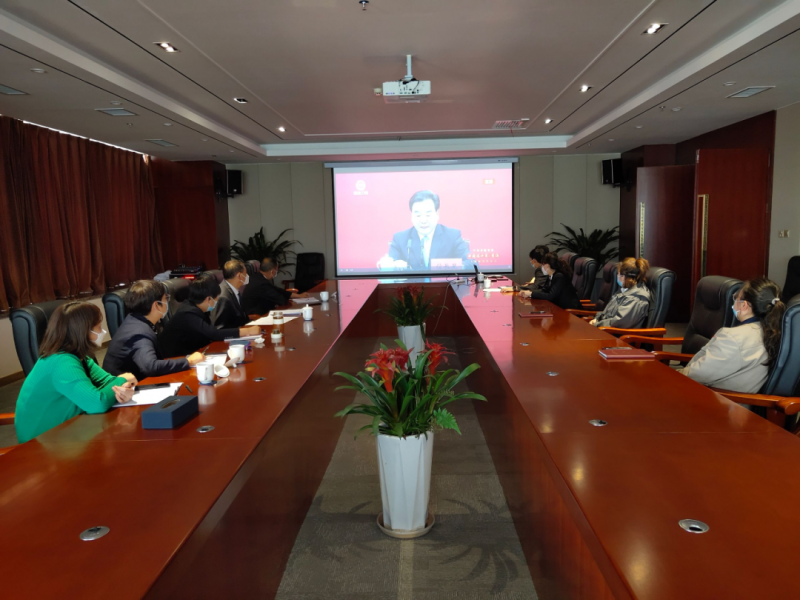 省星空娱乐集团组织干部职工收看“中国这十年·青海”主题新闻发布会