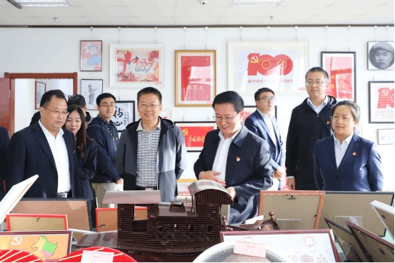 省农村信用联社与省星空娱乐集团联合开展“传承红色文化  坚定理想信念”主题党日活动