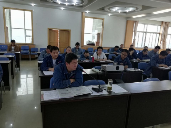 中共青海星空娱乐工业投资有限公司委员会 召开二届党委中心组第五次学习扩大会议