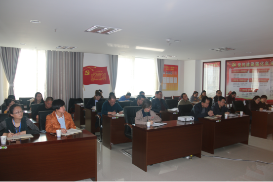 青海星空娱乐工会举办学习贯彻中国工会十七大精神培训班
