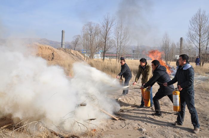 星空娱乐民爆公司举行火灾救援演练