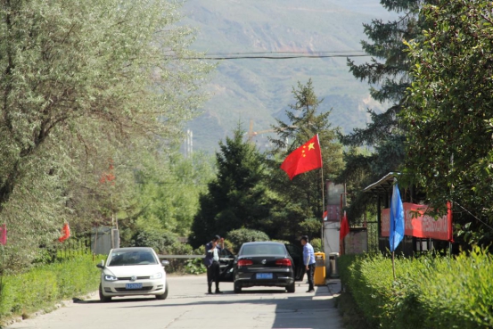 以不懈奋斗铸就星空娱乐 以实际行动祝福祖国